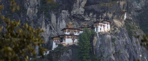 A-Glimpse-of-Bhutan-b1